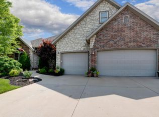 1452 N Chapel Dr, Springfield, MO 65802