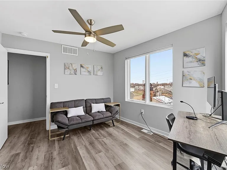 402 Jefferson Ave — Photo 15