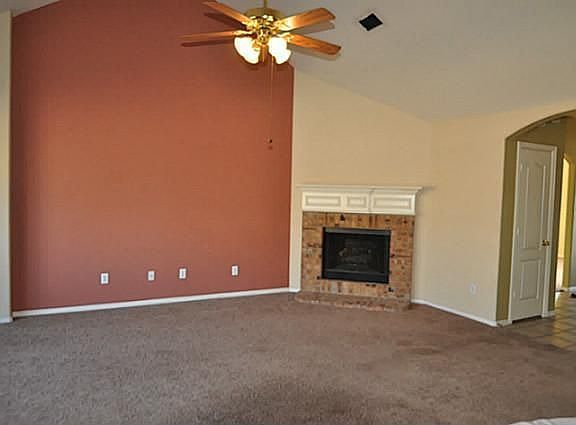 4th image of 424 W Creek Dr