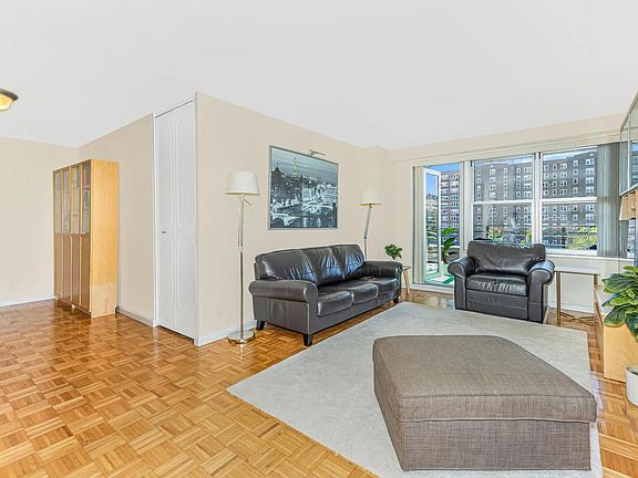 4th image of 555 Kappock St APT 9E