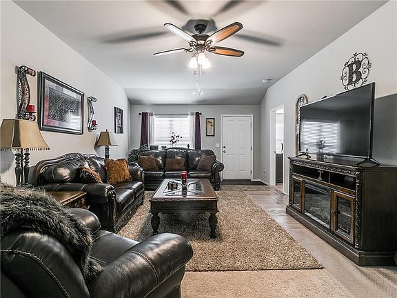 5th image of 9644 Kindsey Ave