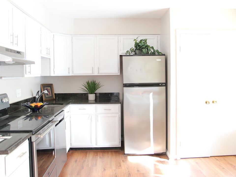 1st image of 3736 Persimmon Cir