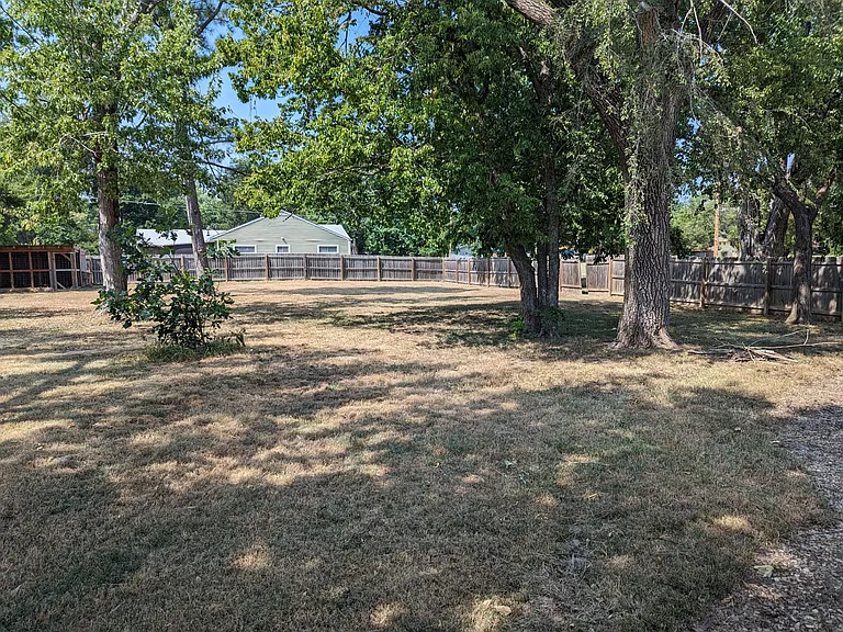 2611 Browning Ave — Photo 14