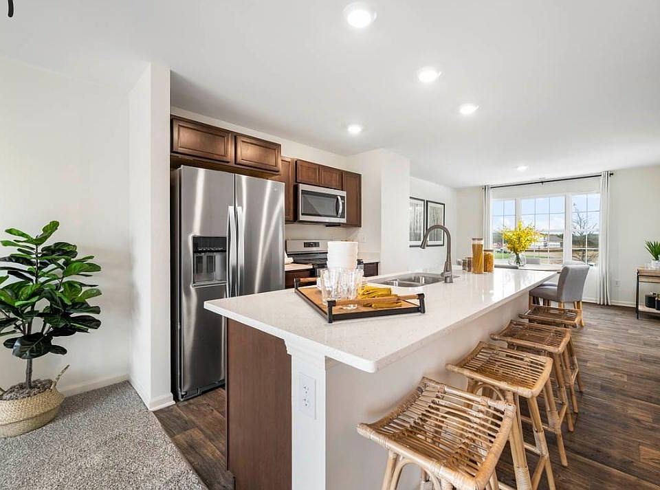 2nd image of 2230 Sassafras Way