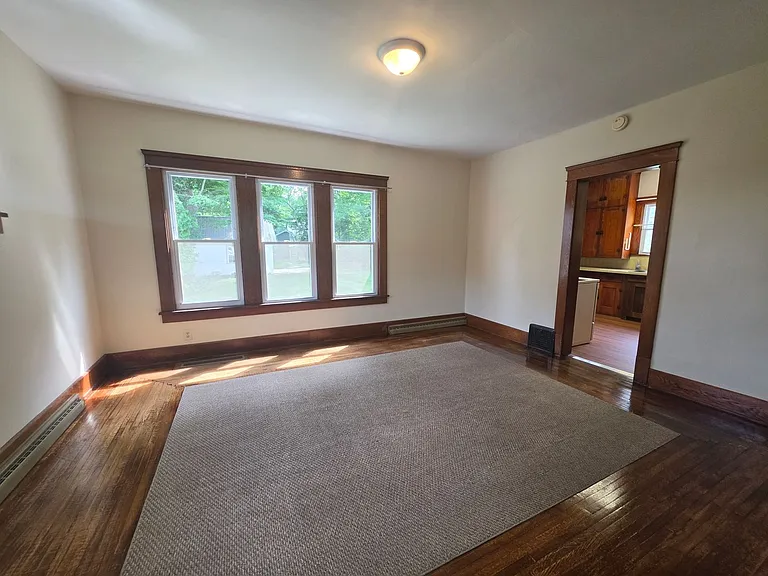 446 Earl Ave — Photo 6