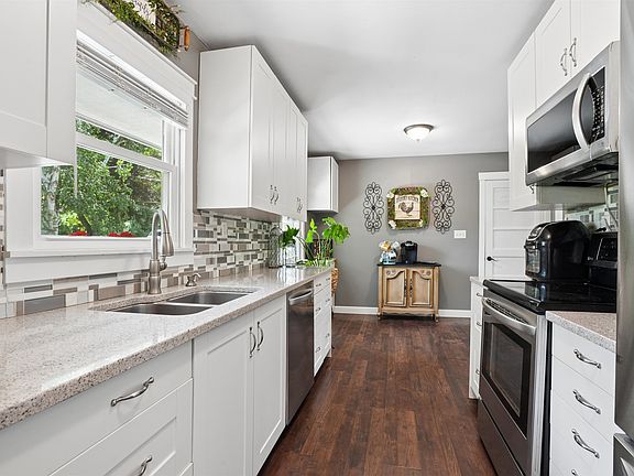 4th image of 1285 Rockdale Rd