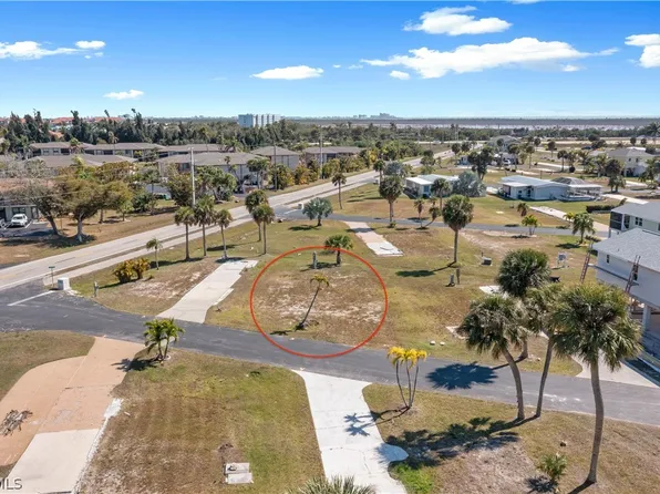 13621 Sora Dr, Fort Myers, FL 33908