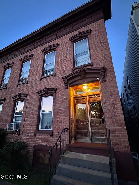 2nd image of 1620 4th Avenue