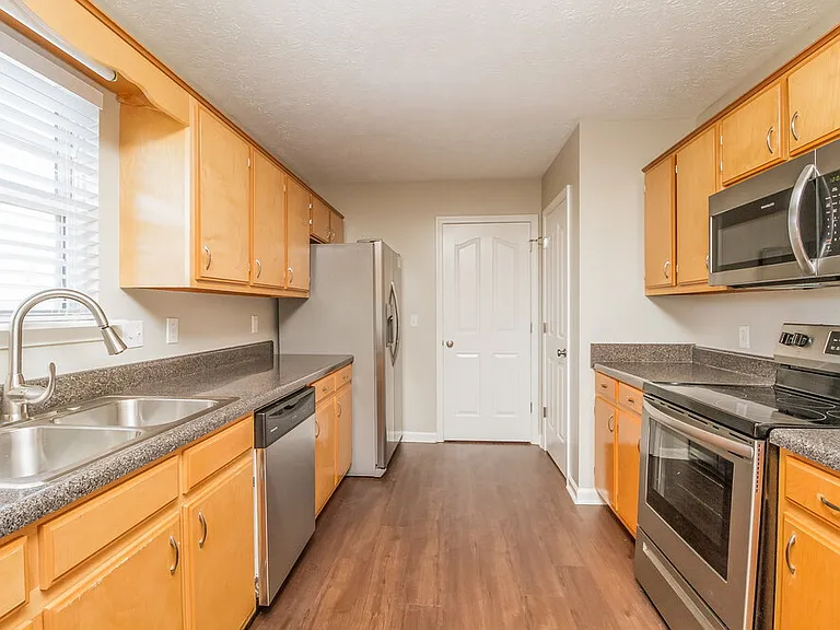 7835 Rainey Dr — Photo 8