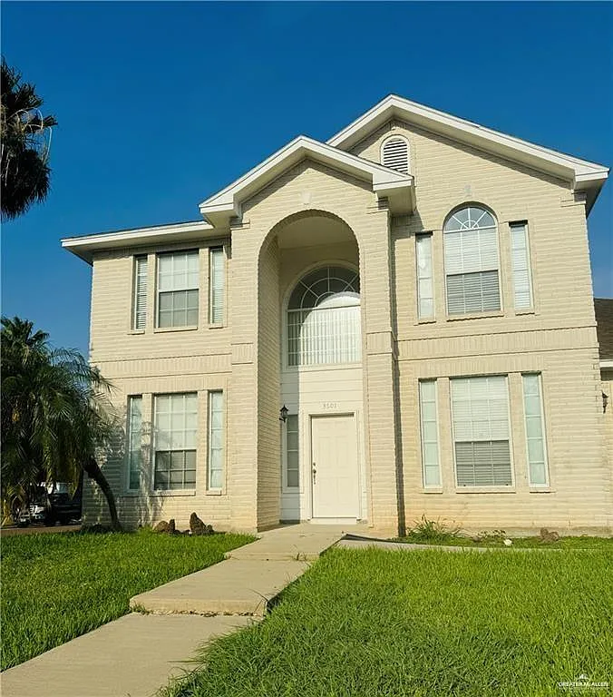 4 bed, 3.5 bath, 2930 sqft, $2,450 — Photo 1