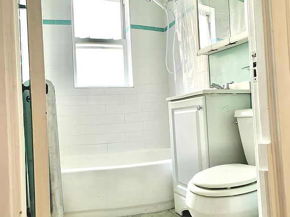 4th image of 5641 N Magnolia Ave #2W