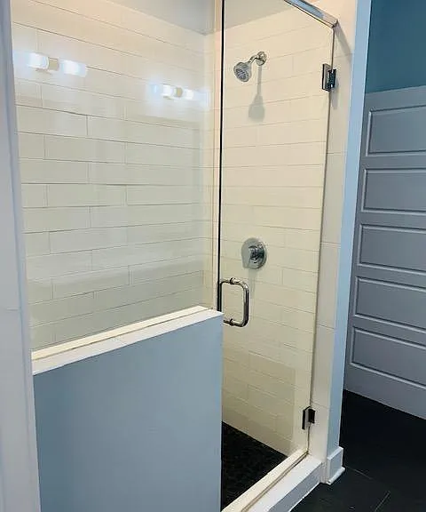 MB - Shower