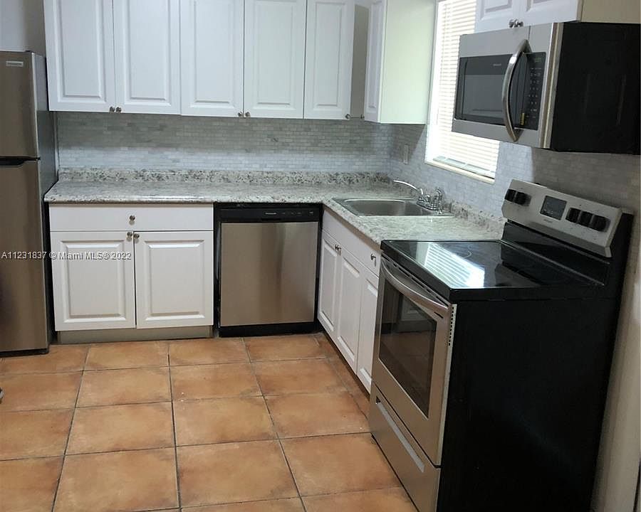 1st image of 401 SE 3rd Ave #2