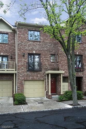 1st image of 55 Mews Ln