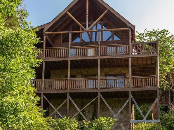 2336 Waterfall Way, Pigeon Forge, TN 37863