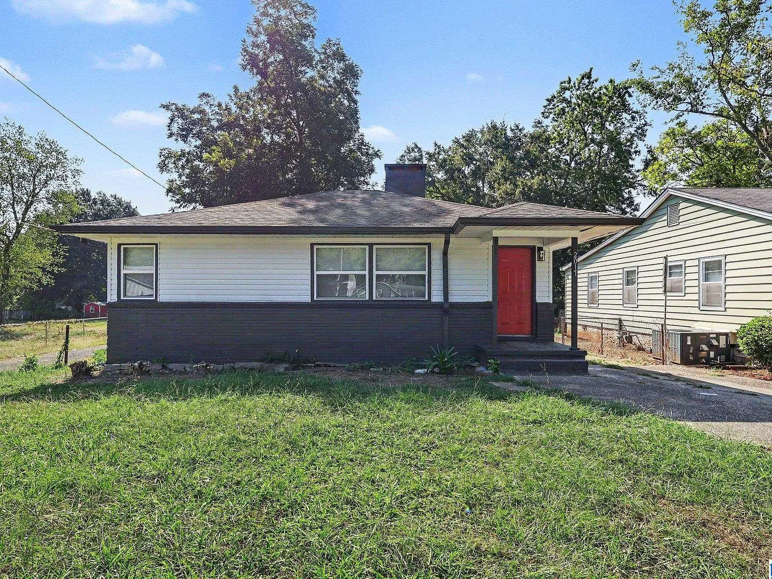 3 bed, 2.0 bath, 1220 sqft, $1,495 — Photo 1