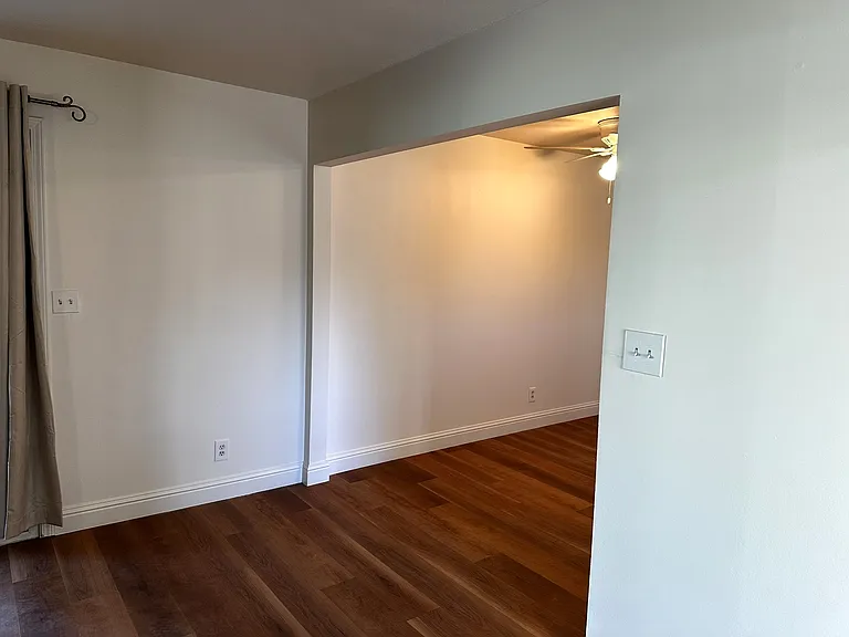 33 Russell Ave — Photo 16