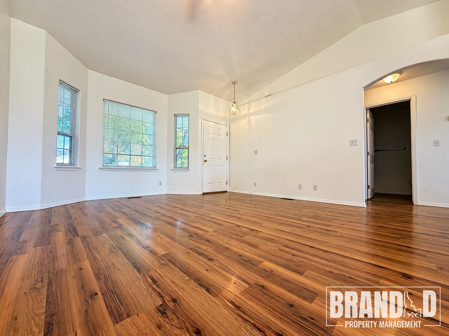 3 bed, 1127 sqft, $2,175 — Photo 2