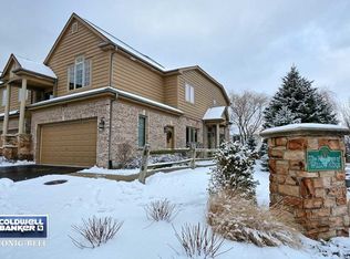100 Santa Fe Ln, Willow Springs, IL 60480