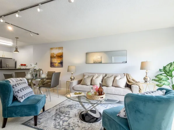 377 Mandarin Dr APT 308, Daly City, CA 94015