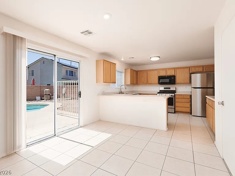 6042 Highland Gardens Dr — Photo 5