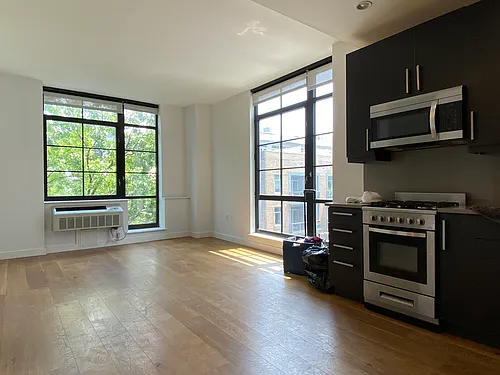 180 Nassau St #7M Photo 1