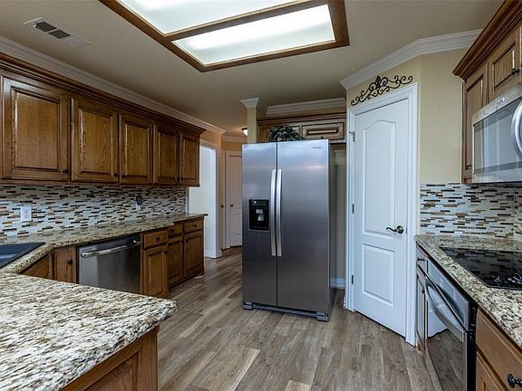 5th image of 5020 Southpoint Dr