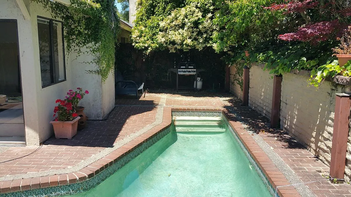 2 bed, 1.5 bath, 1086 sqft, $3,140 — Photo 2