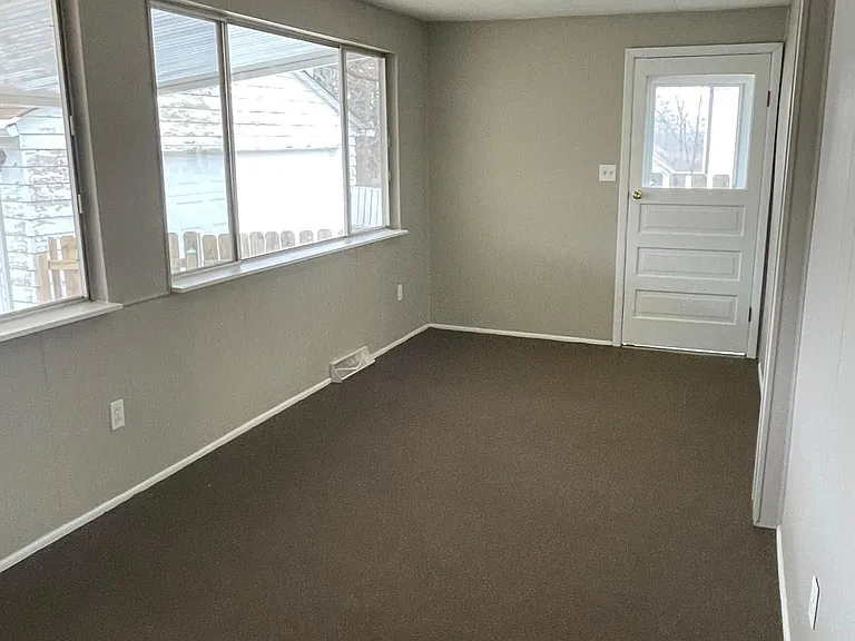 1729 Windemere Dr — Photo 13