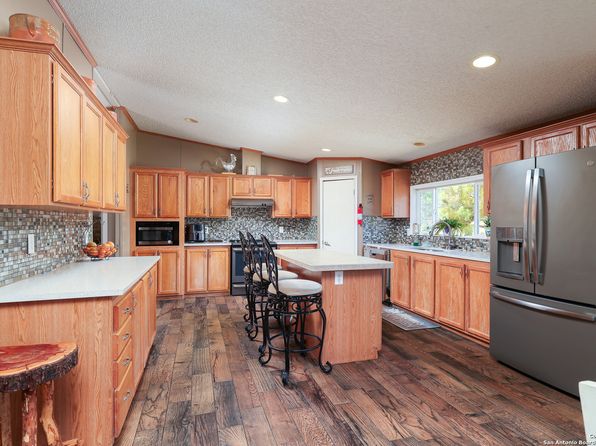414 Cr 6842 Lytle, Lytle, TX 78052