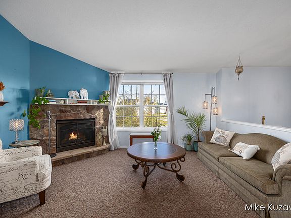 5th image of 10335 Paw Paw Dr