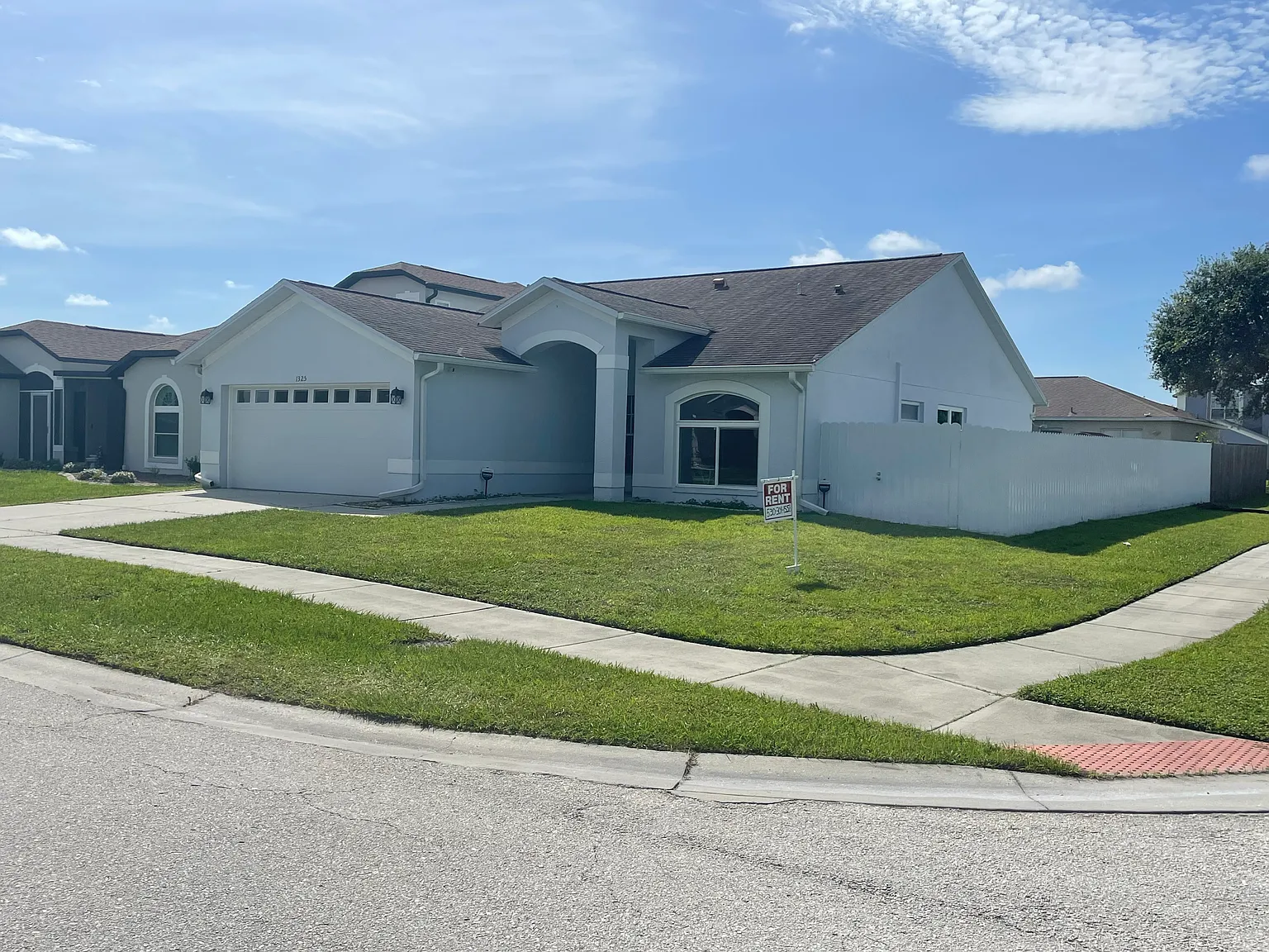 4 bed, 1523 sqft, $2,300 — Photo 2