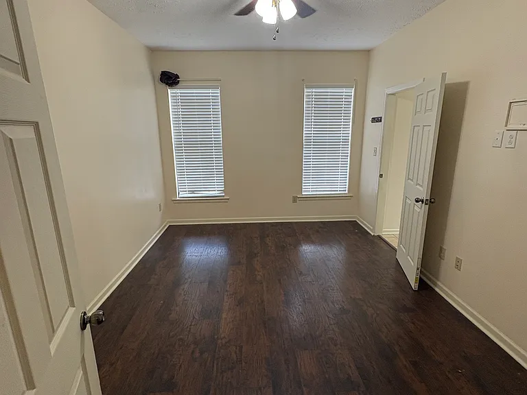 2041 Station Ct — Photo 8