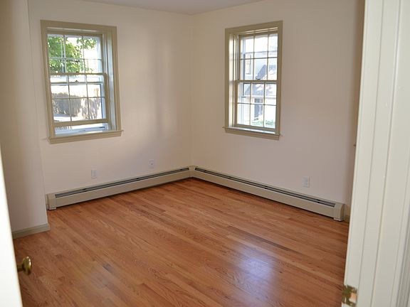 5th image of 12 Morse Ct #1