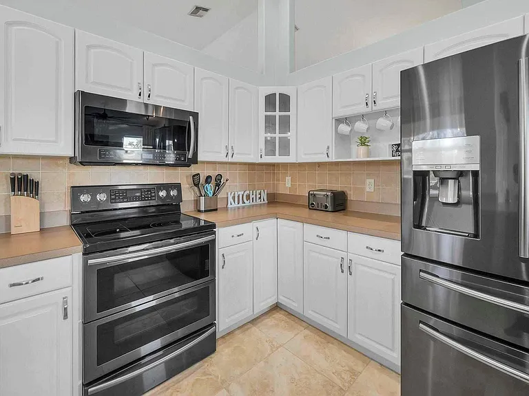 5464 NW Milner Dr — Photo 15