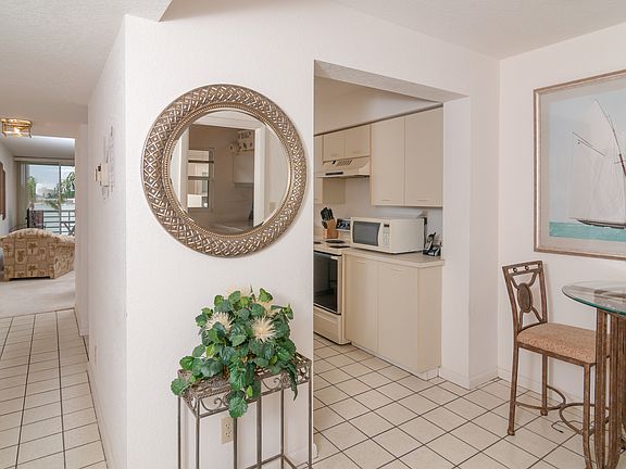 3rd image of 5801 Bahia Del Mar Cir APT 211