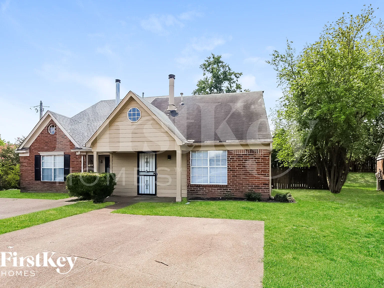 3 bed, 2.5 bath, 1373 sqft, $1,700 — Photo 3