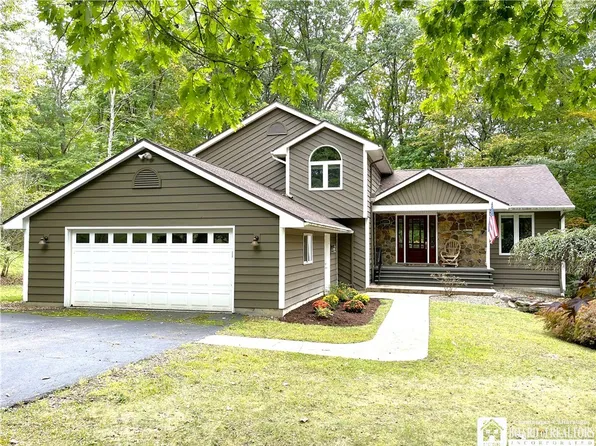 5477 Scandia Dr, Bemus Pt, NY 14712