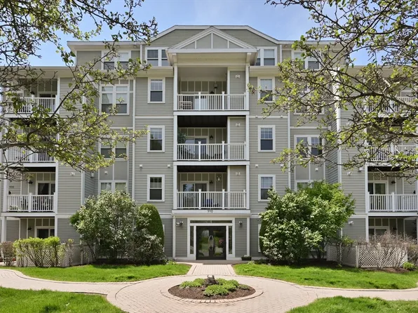 990 Vfw Pkwy APT 302, Boston, MA 02132