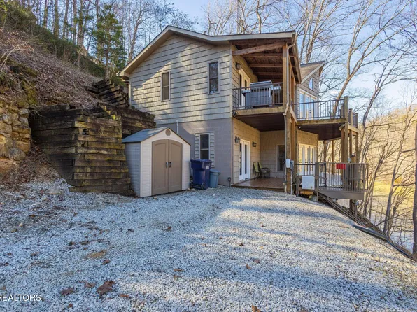 300 Hiawatha Ln, Caryville, TN 37714