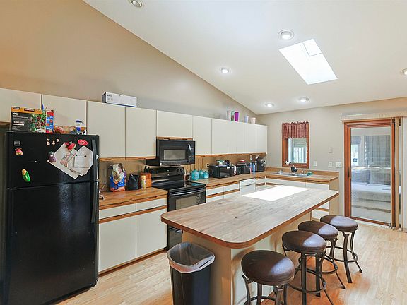 4th image of 1712 Woodland Dr