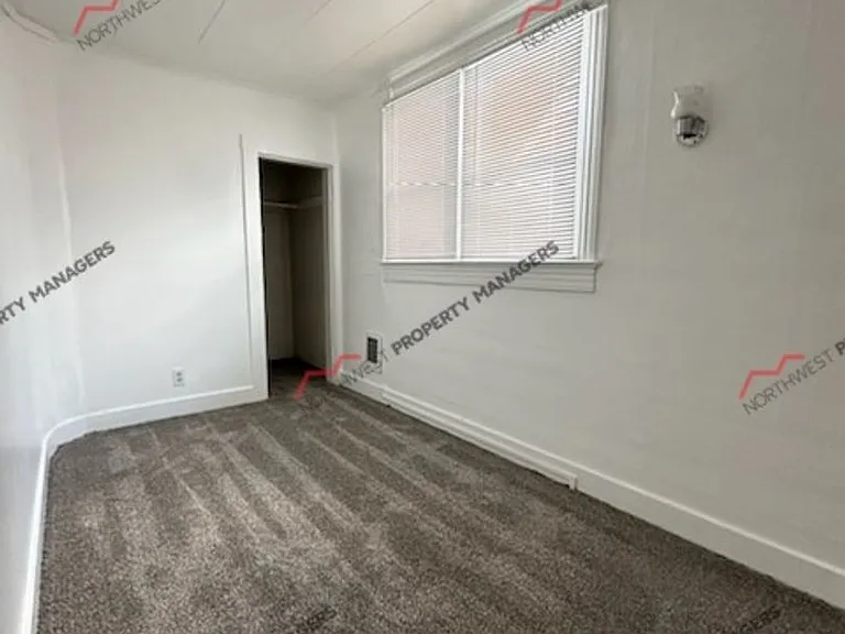 408 S Iron St #15 — Photo 8