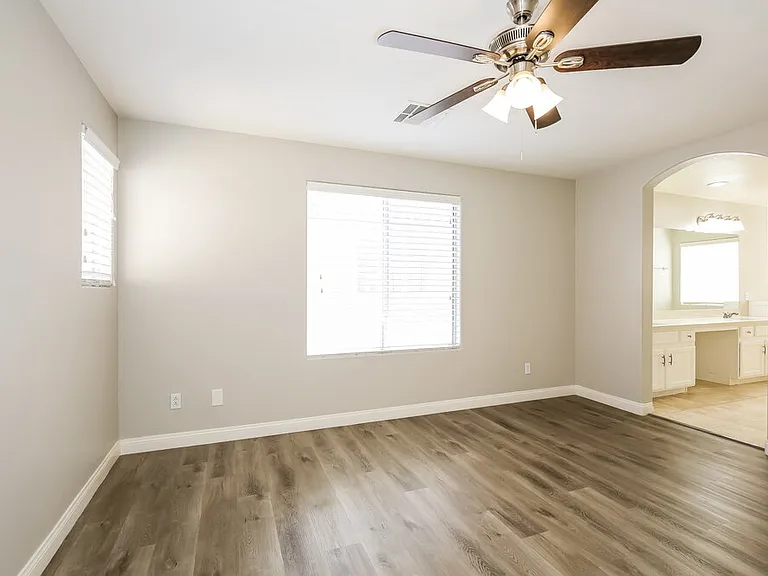 9477 Grandview Spring Ave — Photo 10