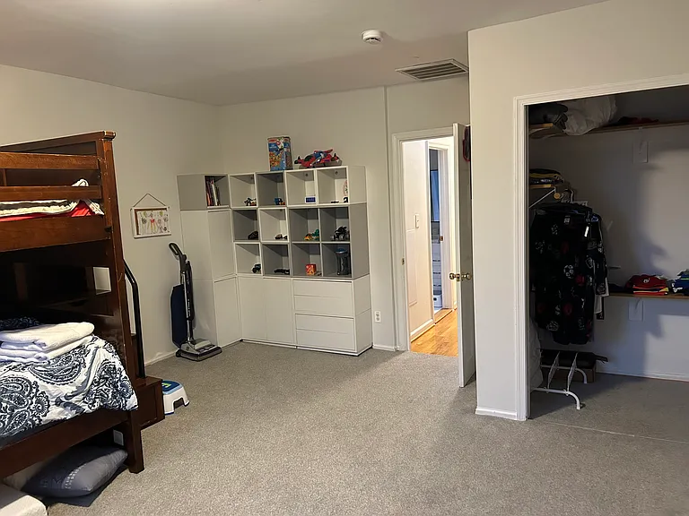 Bedroom 2 (3rd Floor)