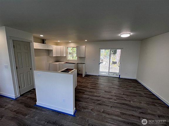 4th image of 8867 -8869 Old Military Road NE