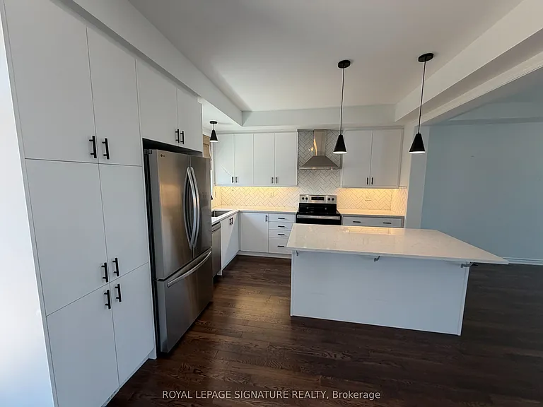 1392 William Halton Pkwy W — Photo 17