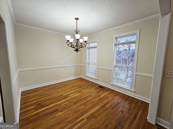 5th image of 122 High Ridge Dr