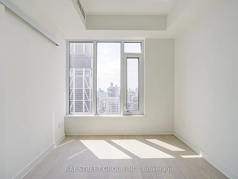 11 Yorkville Ave #5408 — Photo 21