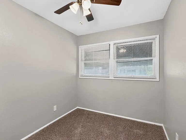 161 Cameron Rd — Photo 4