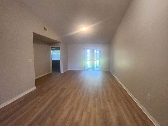 4th image of 2824 Coleman Ct W